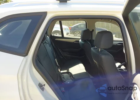 2013 BMW X1 xDrive28I z USA, uszkodzony, nr VIN WBAVL1C58DVR90301